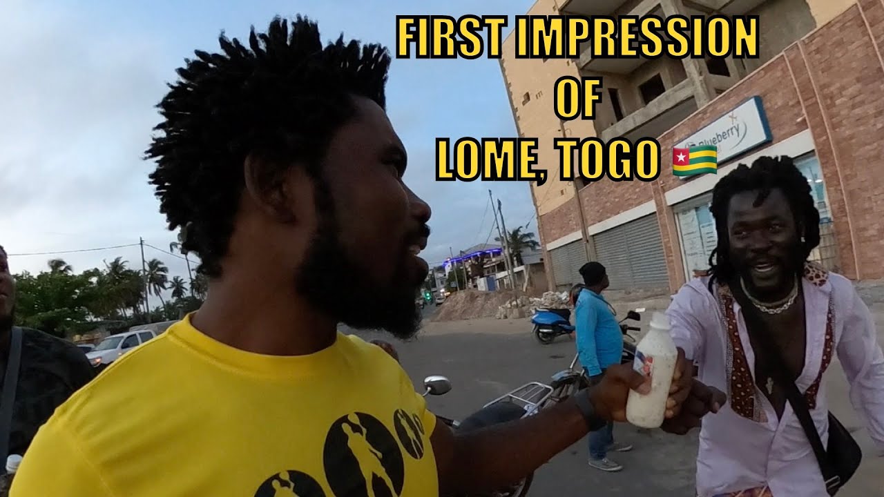 THE STREET OF LOME, TOGO 🇹🇬  IS FILLED WITH  FRIENDLY AND WELCOMING PEOPLE WITH GOOD FOOD.