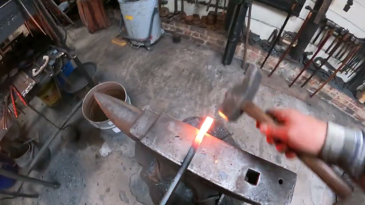 Forja de herradura a mano