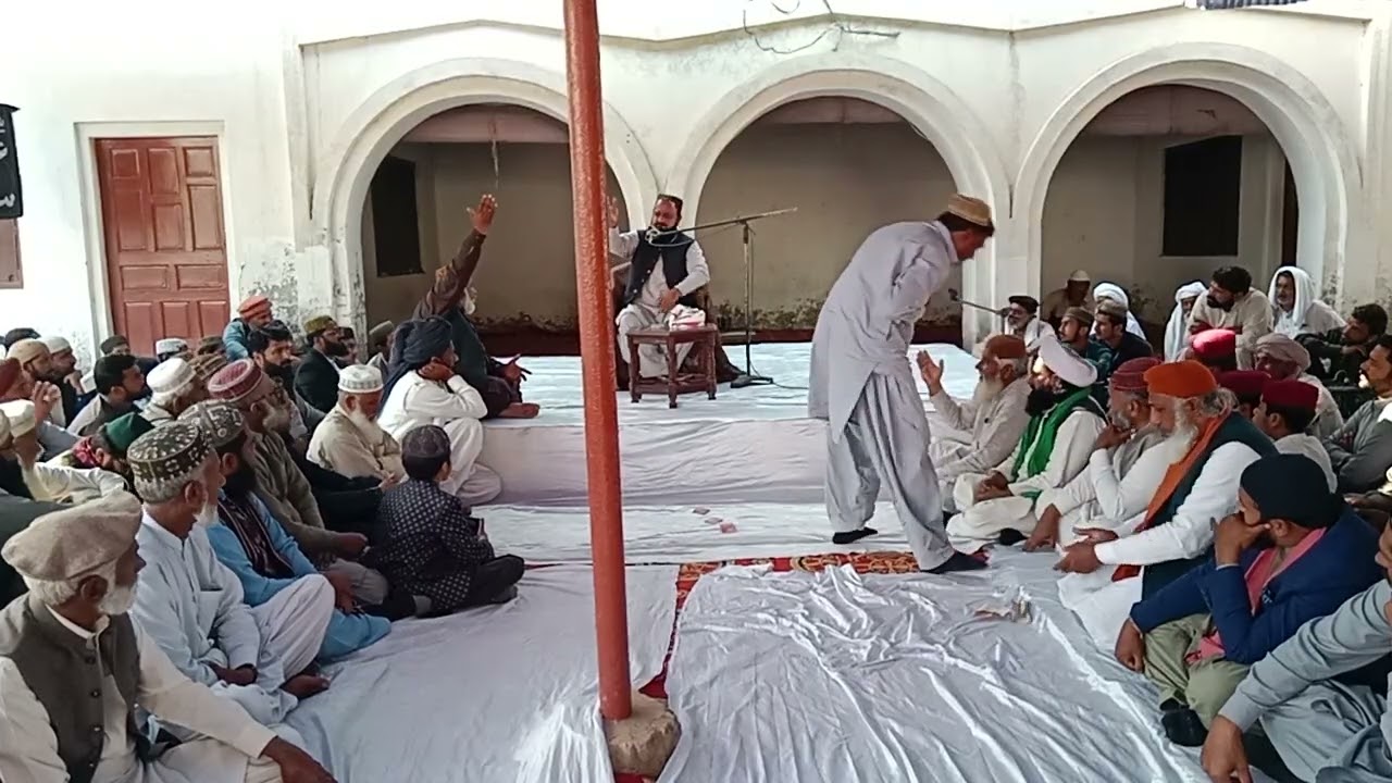پاکستان میں ختم نبوت کانفرنس میں شرکت کی 