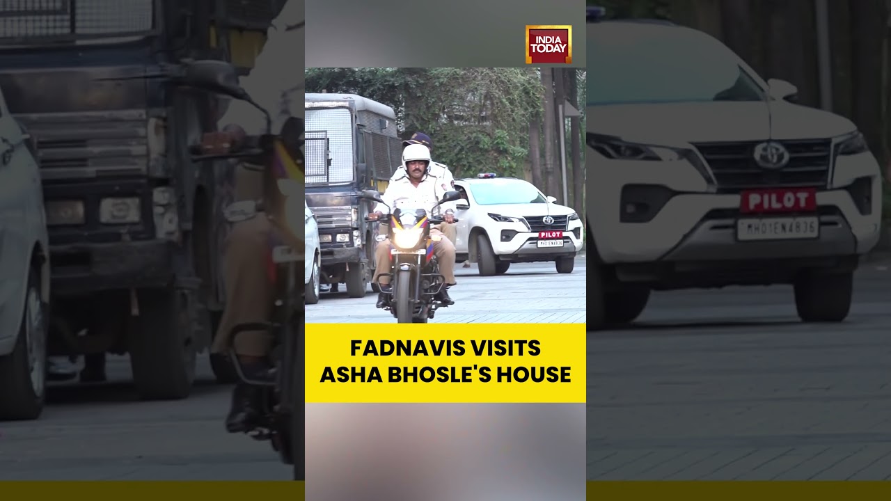 CM Devendra Fadnavis Visits Asha Bhosle's Residence | Asha Tai Passes Away At 92 | Iconic Singer