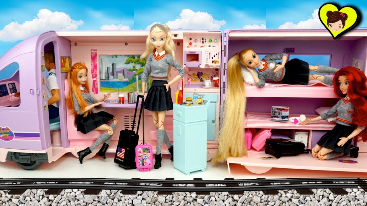 Elsa y Rapunzel Viajan en  el Tren de Barbie - Juguetes de Princesas Disney
