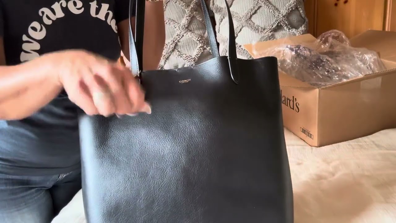 COACH MANHATTAN TOTE IN BLACK UNBOXING !  🖤✔️
