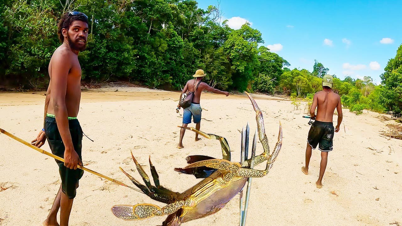 A day in the Wilderness Hunting with Aboriginal men | Catch and Cook