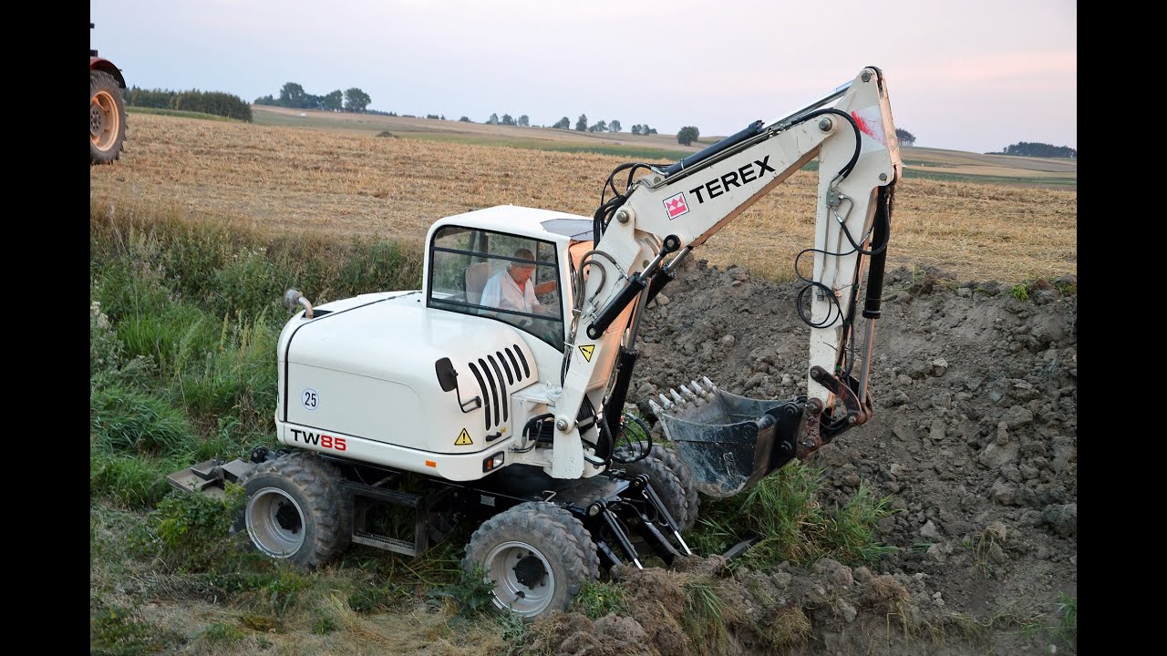 Terex TW85 excavator