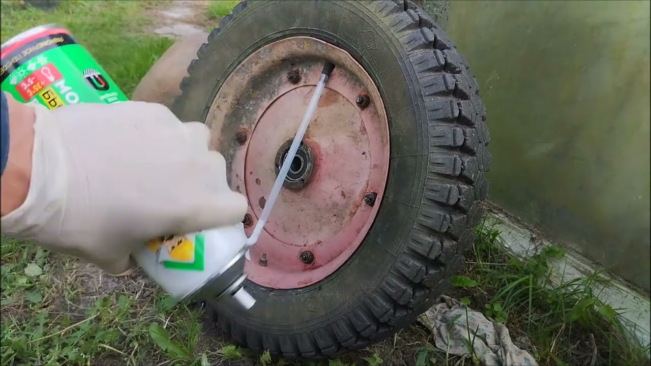 Пена в колесо садовой тележки.