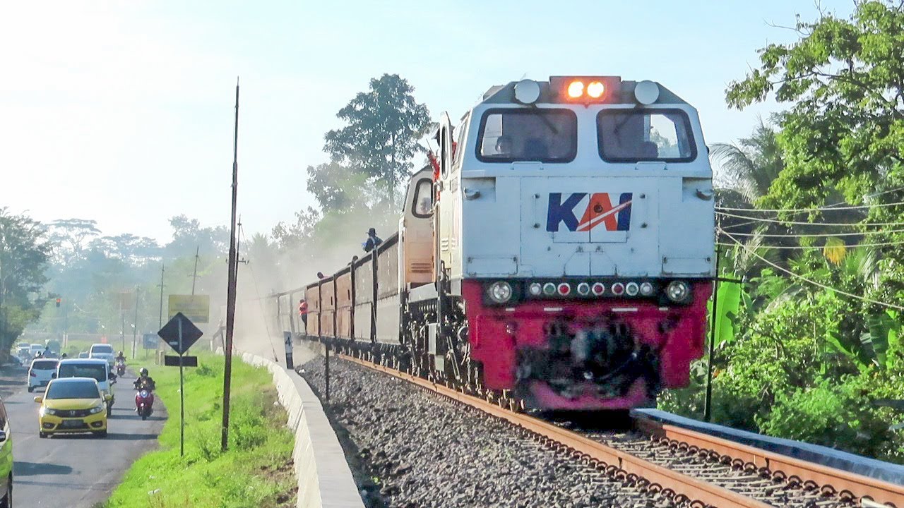 BEGINILAH PROSES ECER BATU BALLAST KRICAK DI PETAK TALUN - GARUM