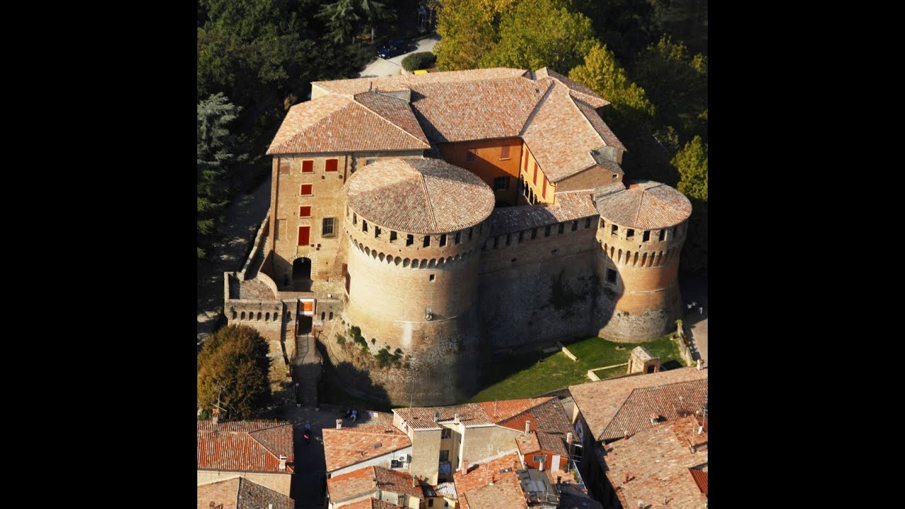 Dozza il Borgo con i Murales