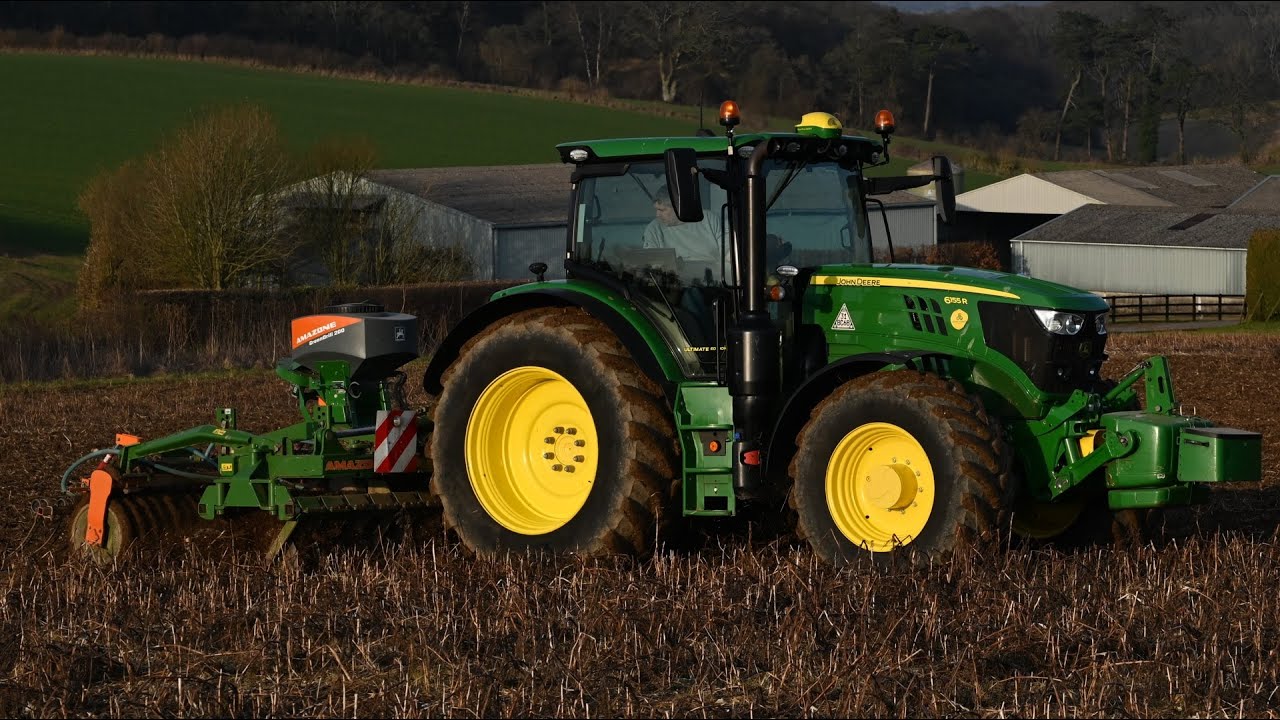Cultivating with John Deere 6155R & Amazone