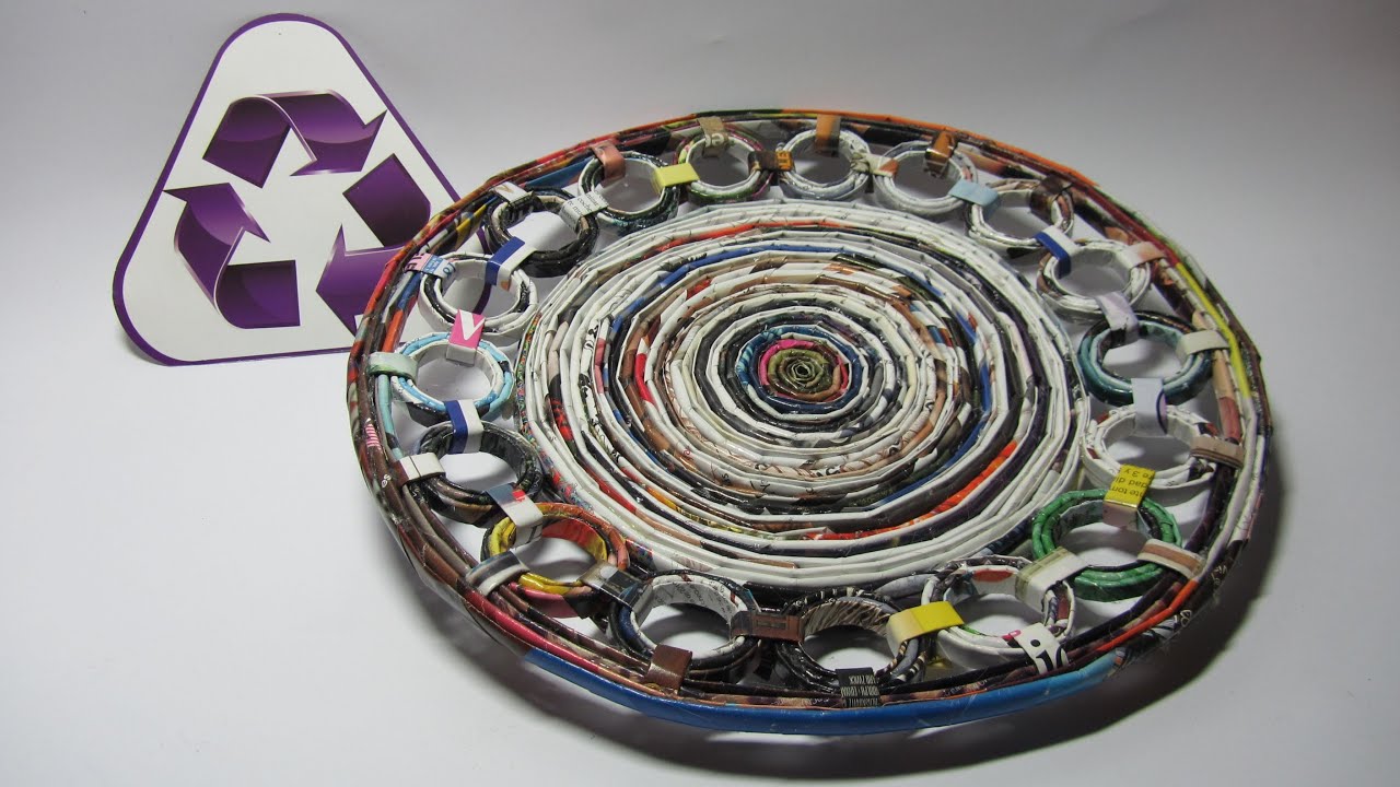 Reciclaje: Plato decorativo hecho con revistas. Recycling: a dish made with magazines