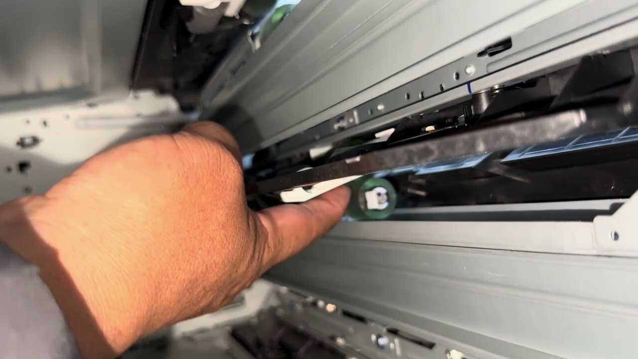 Cómo limpiar las ruedas de la bandeja en tu Ricoh MP-2555 y elegir los mejores repuestos