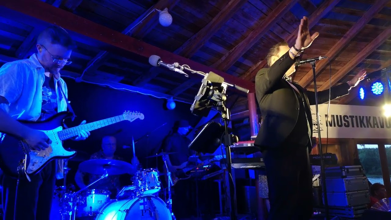 Kari Hirvonen & Onnentähti - Hopeinen kuu