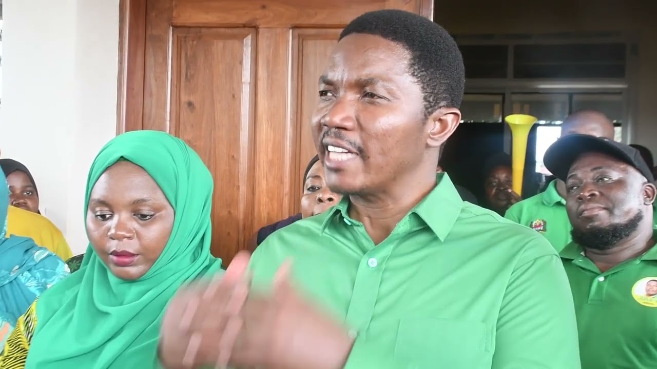 WAZIRI JAFO AFUNGA MTAA AKICHUKUA FOMU YA INEC JIMBO LA KISARAWE