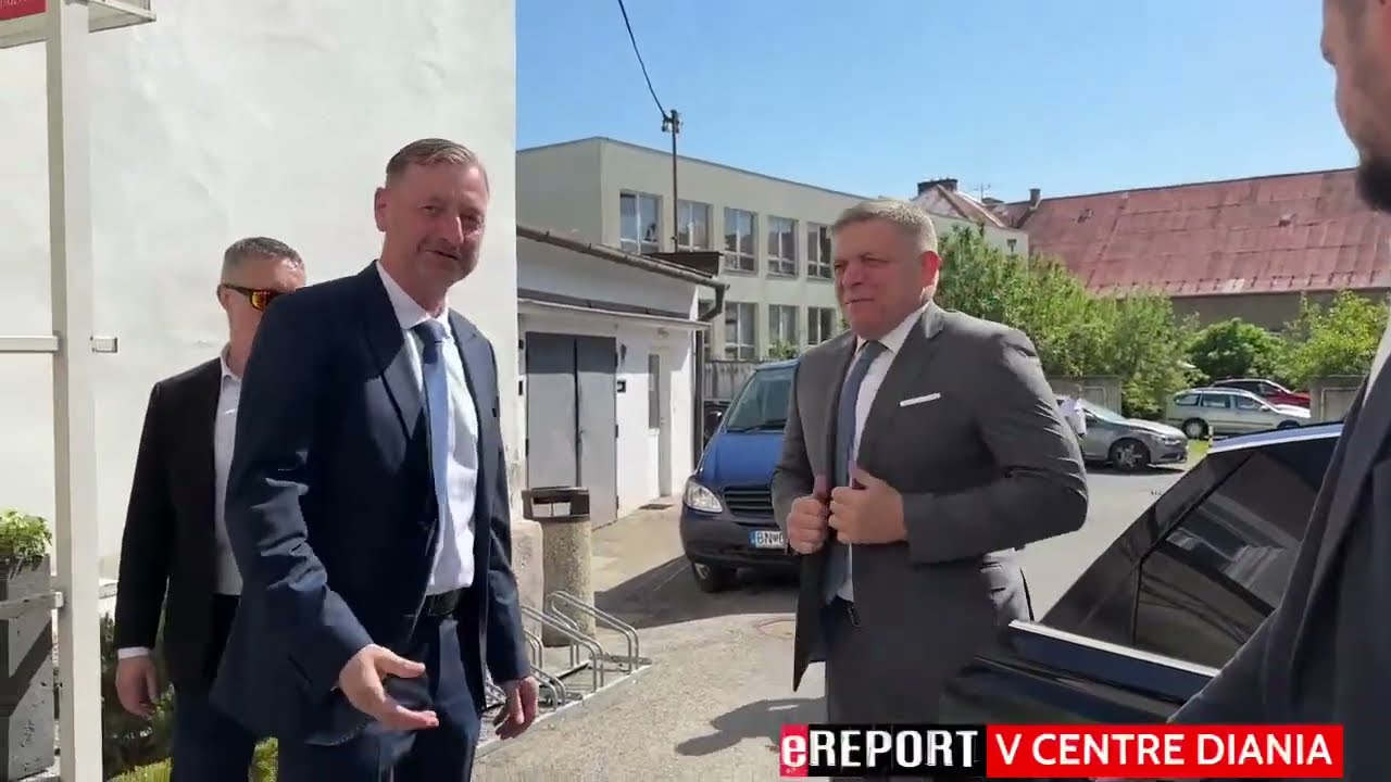Robert Fico prichádza do Bánoviec nad Bebravou