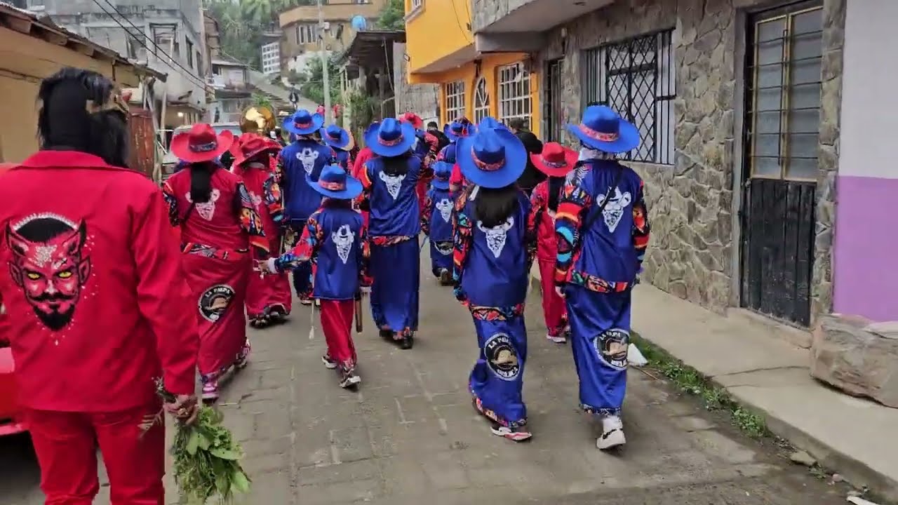 Carnaval 2025 Comparsa La Palpa LP Bélica Huauchinango, por alguna calle del Pueblo Mágico...