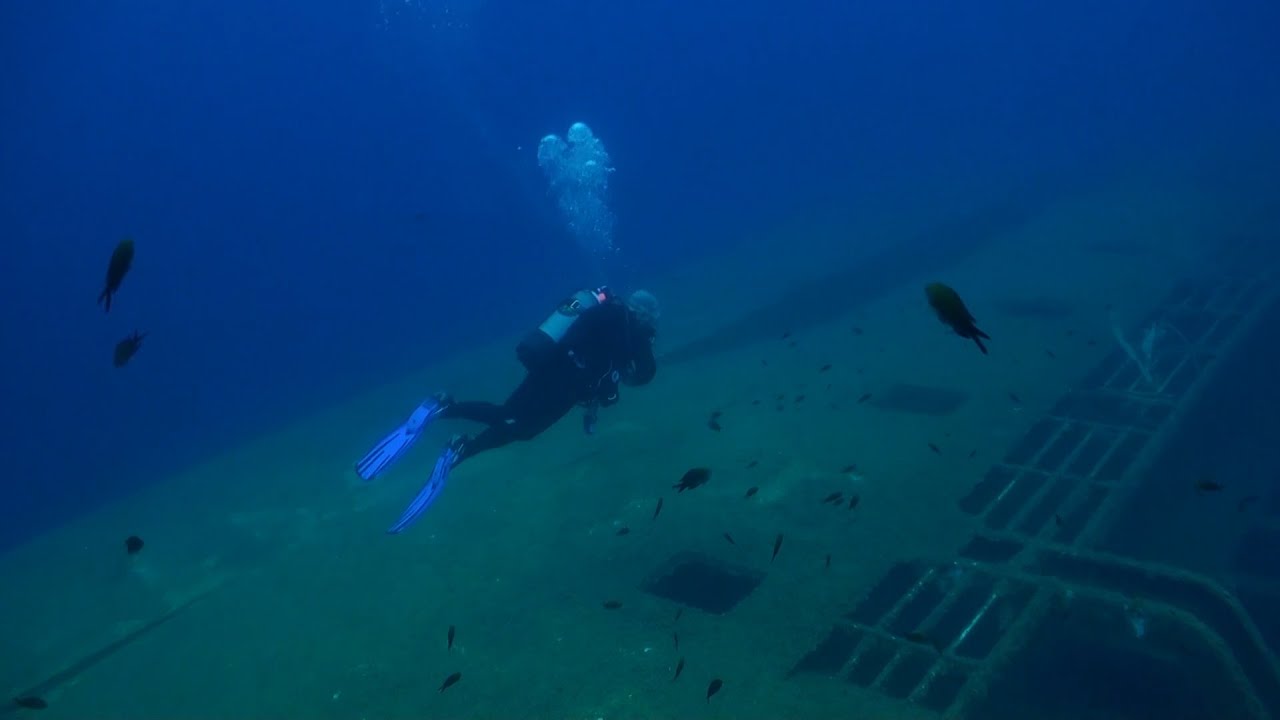Diving M.S. Samina wreck
