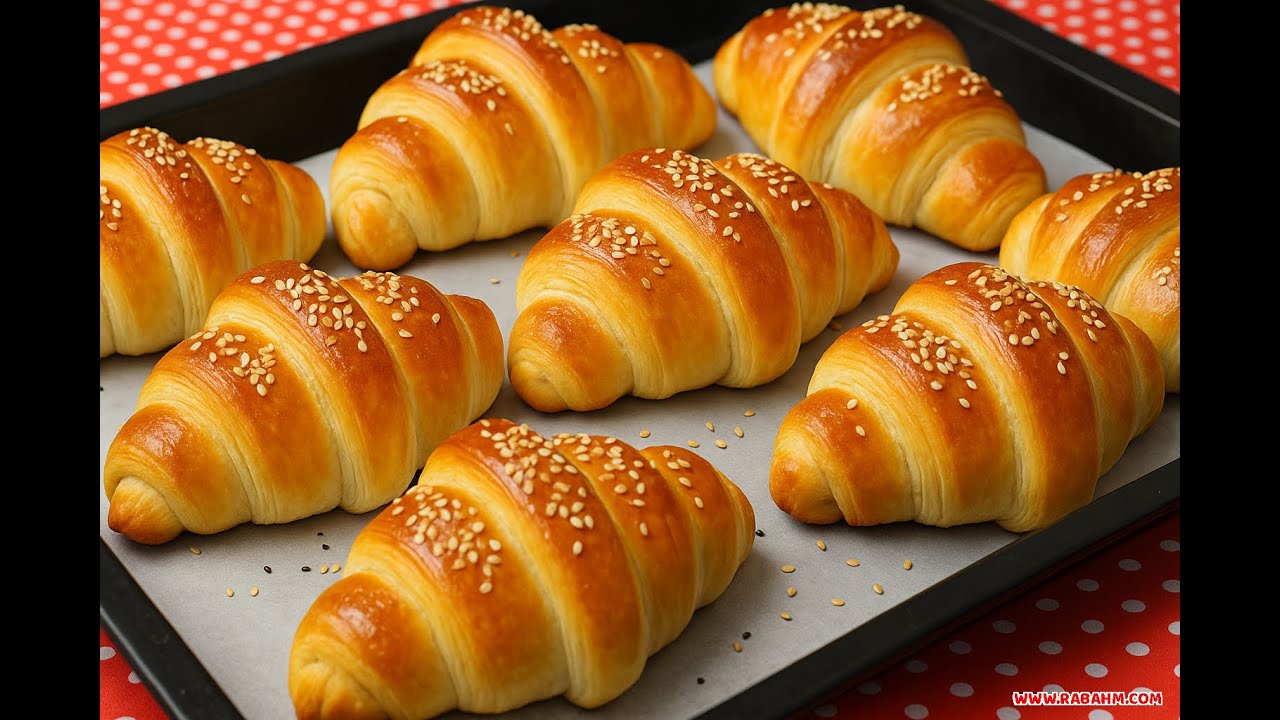 كرواسون بيتي مورق وناعم أسهل من الجاهز 🥐 سر طبقات الكرواسون الهشة خطوة بخطوة 🤤 #كرواسون