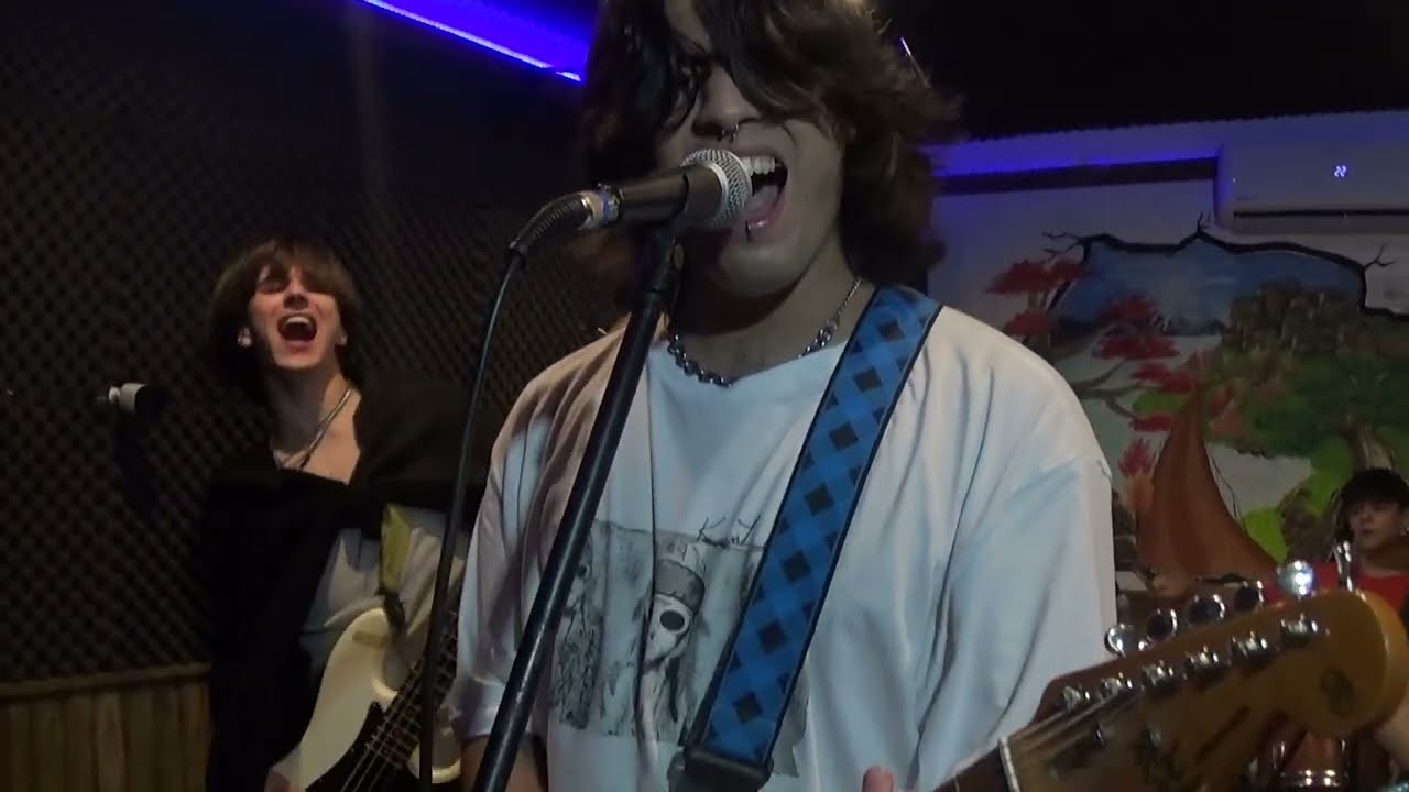 Cuestión de Vibración (Sesión 9) BLISS en vivo.