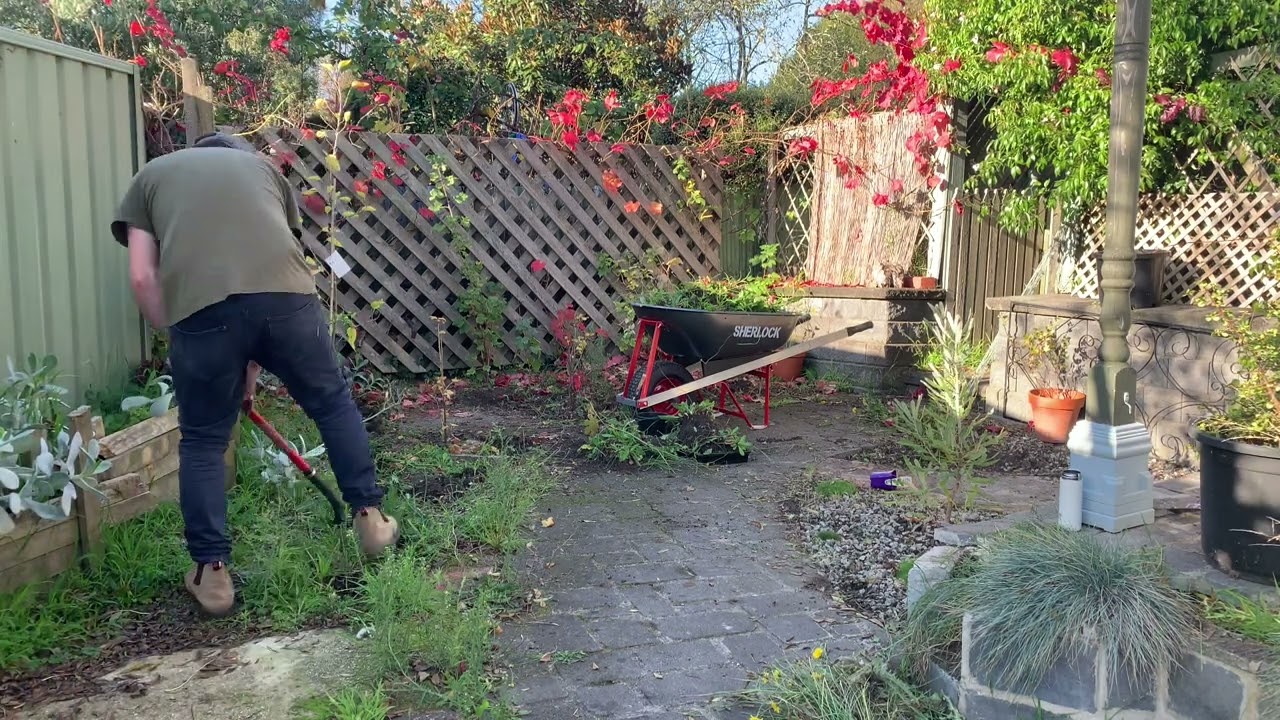 Garden Makeover 4 -  Before and After - Timelapse - Ballarat - Australia