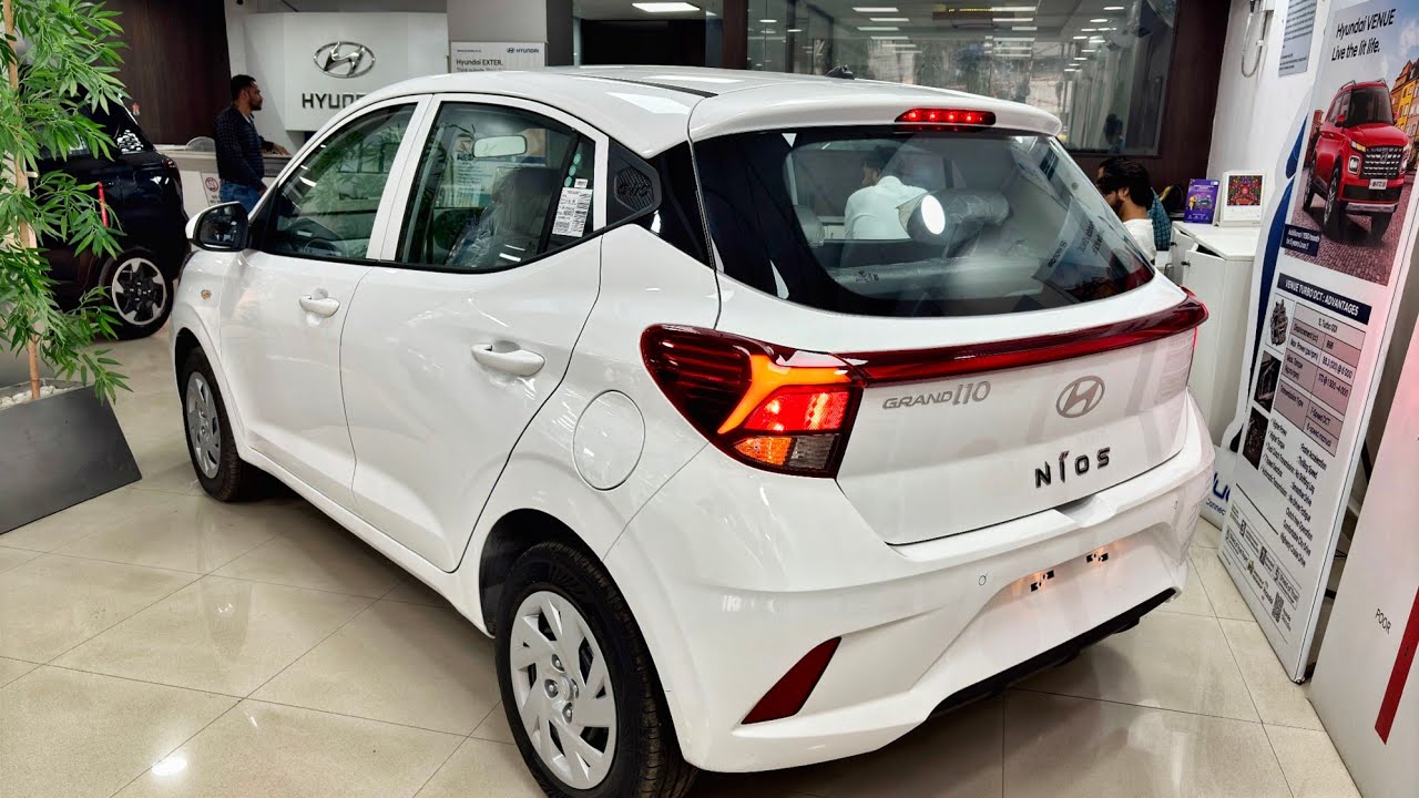 New Hyundai Grand i10 Nios Magna Review 2025 i10 Nios Magna On-road Price Features & Mileage