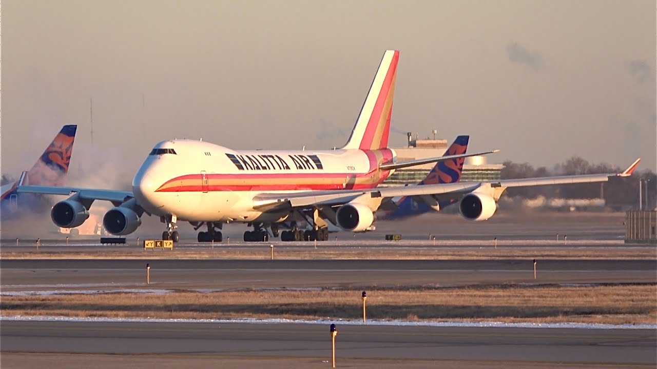 Kalitta Air 747-400 Frigid Takeoff | MSP