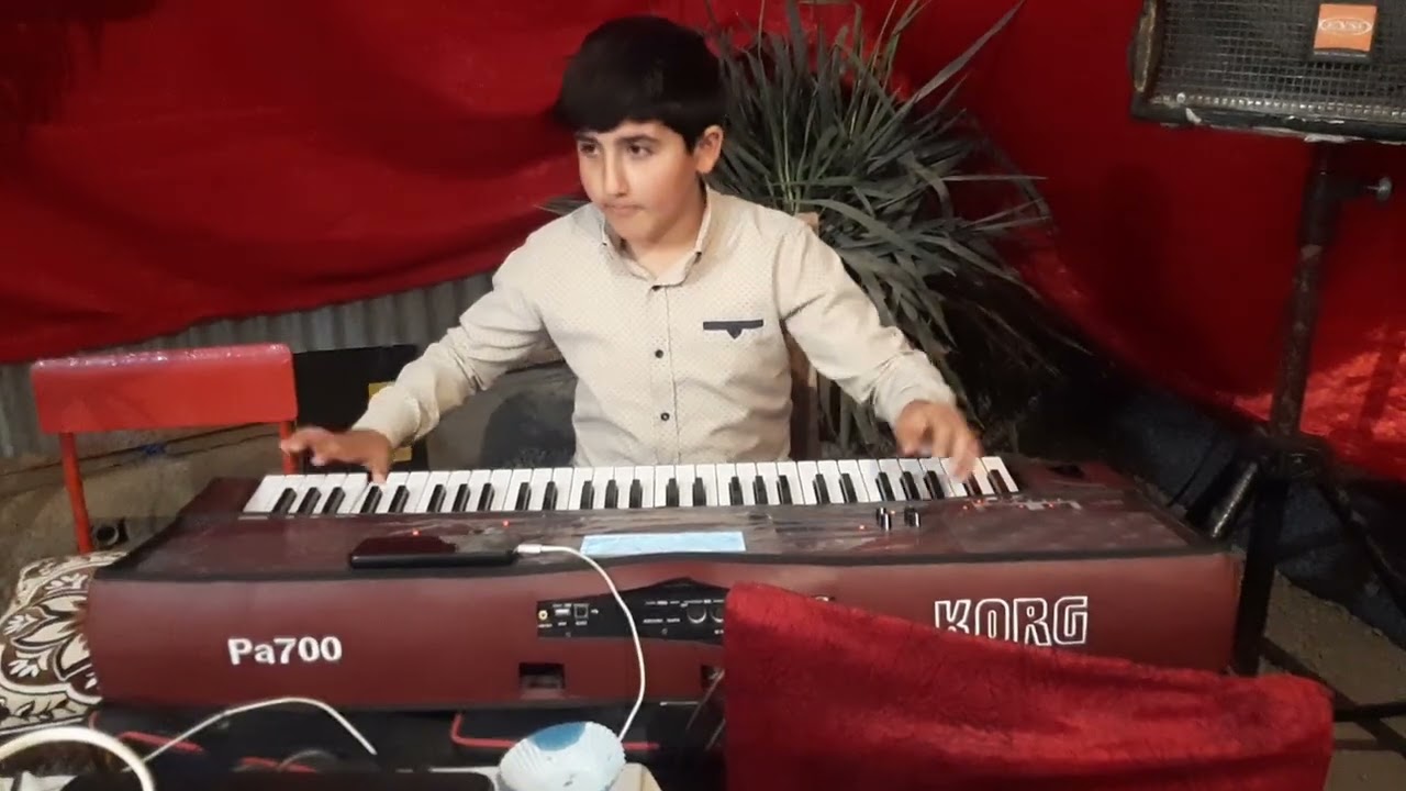 mensum heydarov vecerde bir gözel iran teraneleri ifasi 557 51 27 55