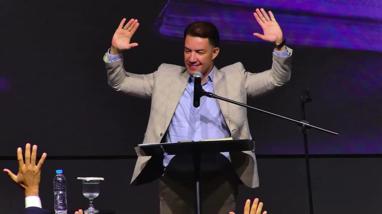 Pr. Gilmar Fiuza -  A IGREJA DE FILADÉLFIA -  APOCALIPSE 3.7