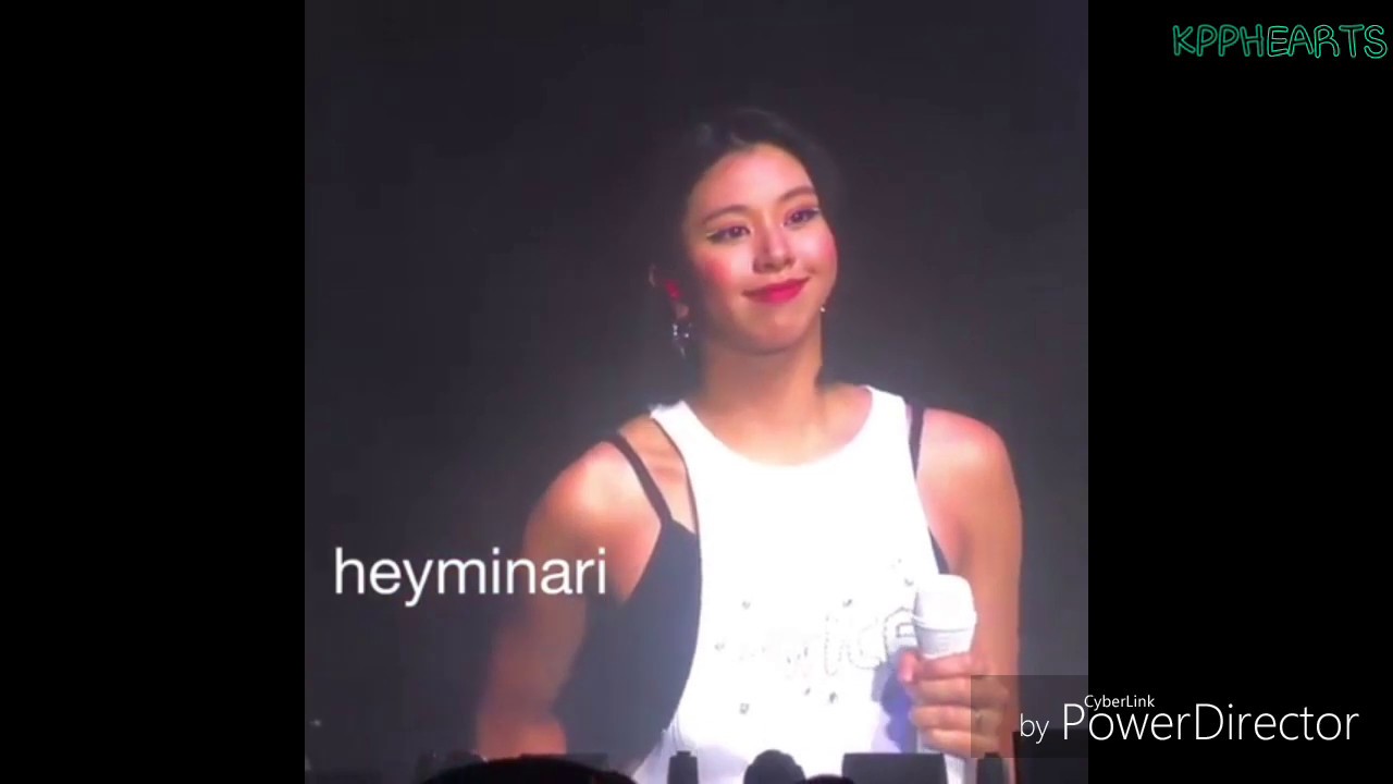 This is for you MINA 😭😭 (Twicelights in Singapore) (130719) Get well soon Mina😭
