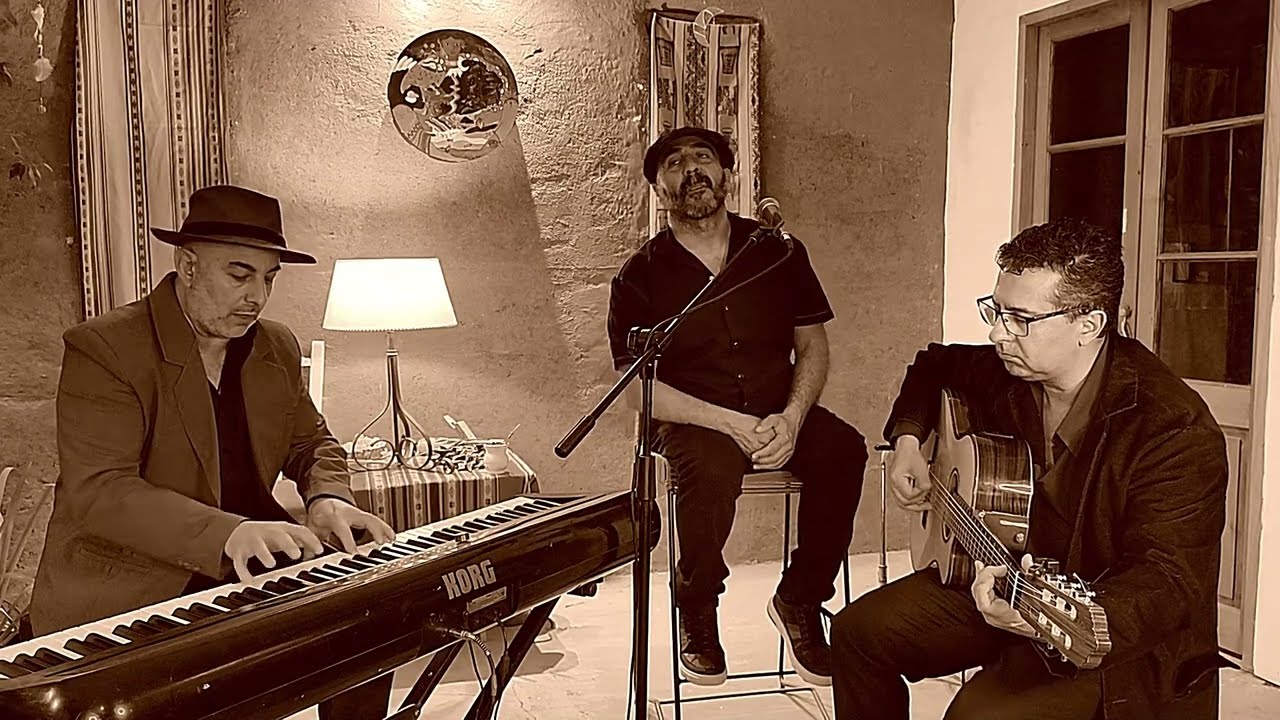 EL &Uacute;LTIMO CAF&Eacute; (C&aacute;tulo Castillo / H&eacute;ctor Stamponi)