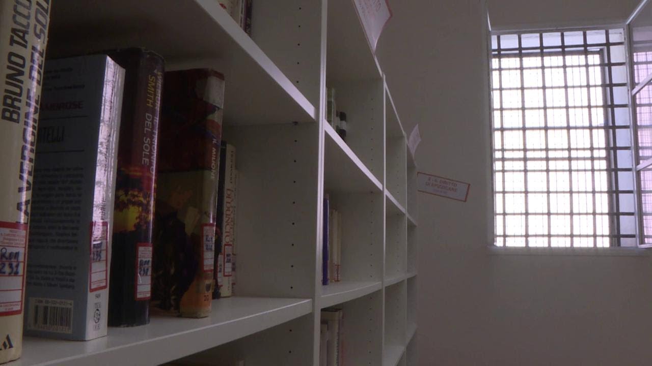 Bari, nella biblioteca del carcere: il mondo in settemila volumi