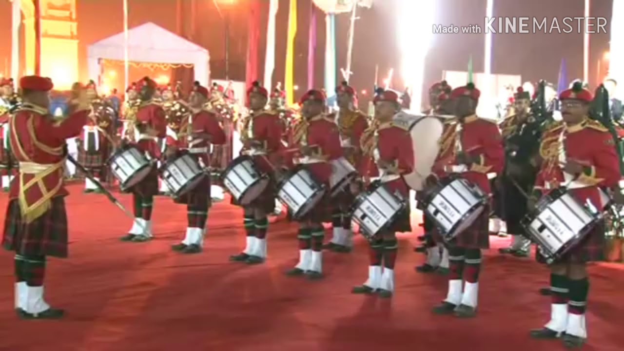 Drumscall in India Gate Playing by  CRPF Pipe band