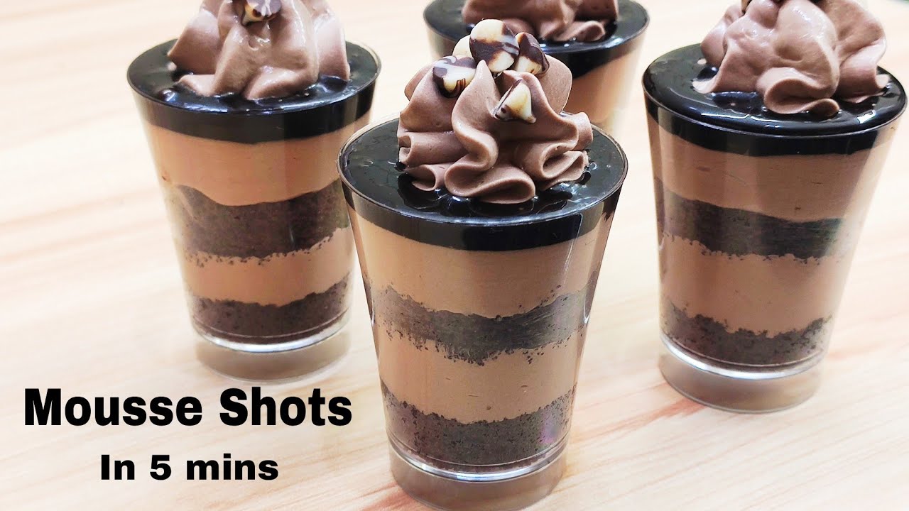 Chocolate Mousse Cake Shots In 5 Mins | Easy New Year Special | चॉकलेट मूज केक सॉट्स बनाए 5 मिनट में