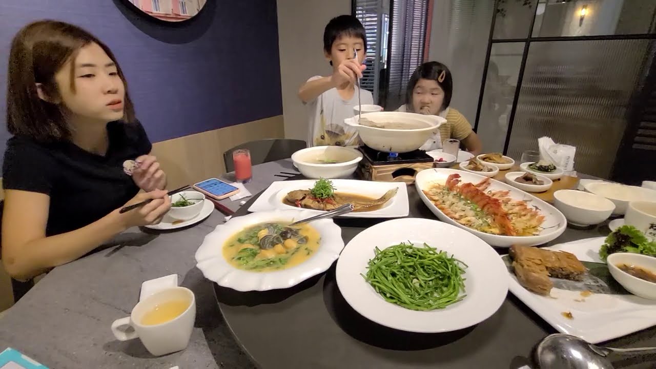 今天來吃米其林餐廳...這芋頭鴨肉太好吃了吧｜新加坡PUTIEN莆田