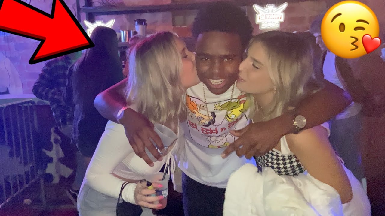 THEY KISSED ME! 😘