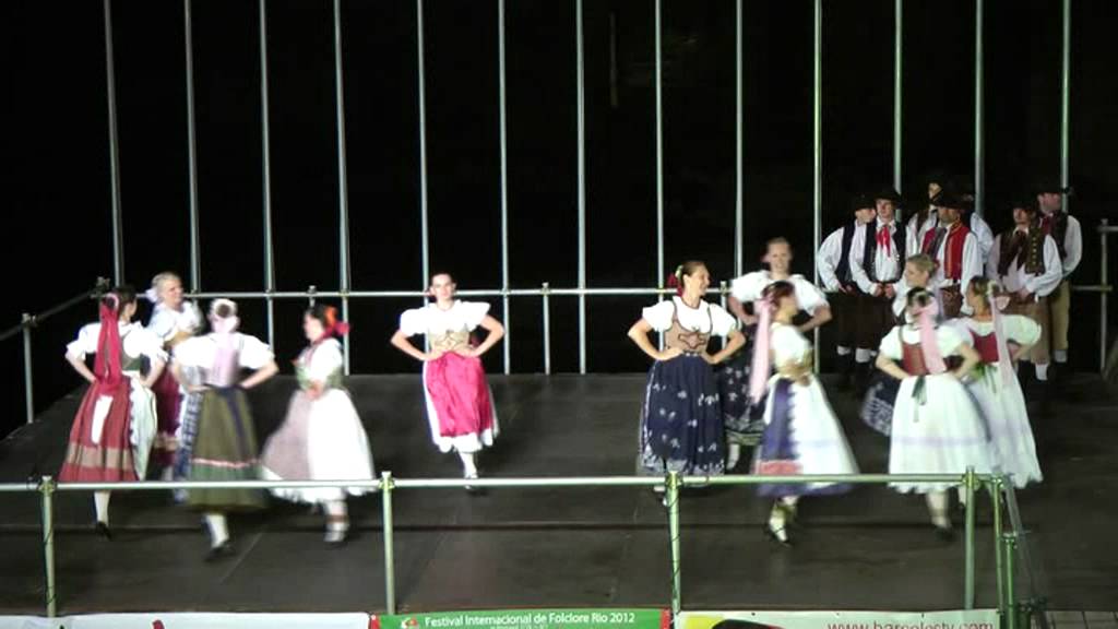 Czech traditional folk dance: Songs for money