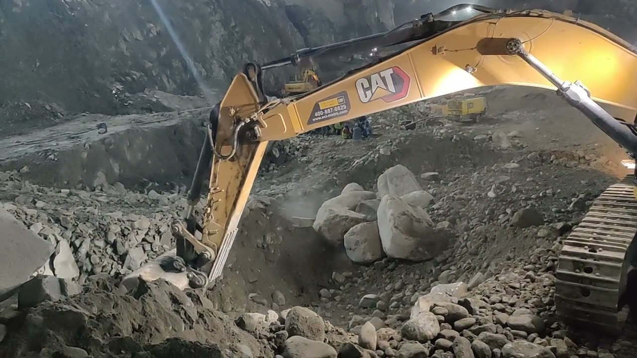#Heavy #Chaterpiller³³⁶ Exveater Earth mining Active|Heavy truck wheels loading| 