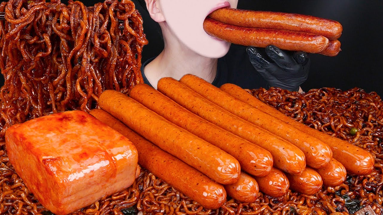 ASMR GIANT SAUSAGE CHEESY SPAM SPICY BLACK BEAN NOODLES COOKING MUKBANG 소세지 먹방ソーセージ 咀嚼音EATING SOUNDS