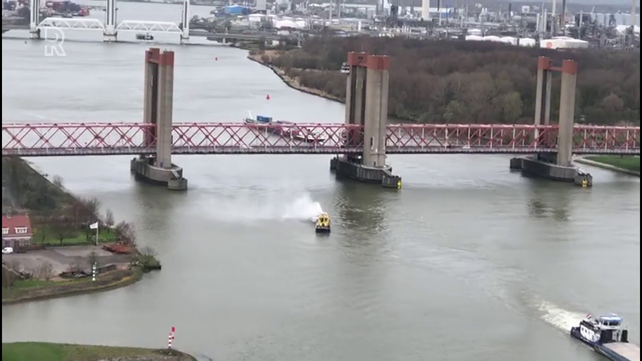 Jacht uitgebrand op Oude Maas