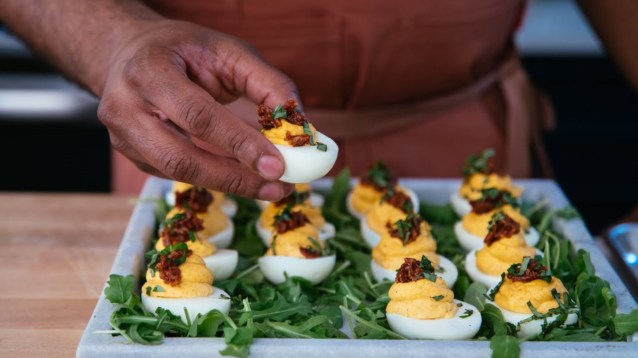 Cooking for a Crowd: Recipes for Entertaining - Official Trailer | Workshops | Magnolia Network