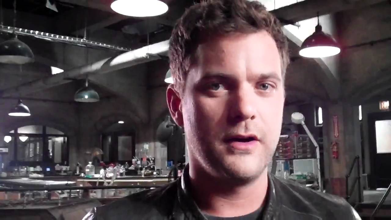 Joshua Jackson talks Pacey-Con and tells GiveMeMyRemote.com if he'll do it again next year