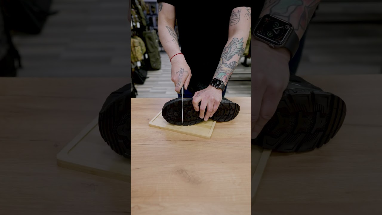 Что находится внутри Salomon Quest 4D? #equipment #military #zaslon #boots