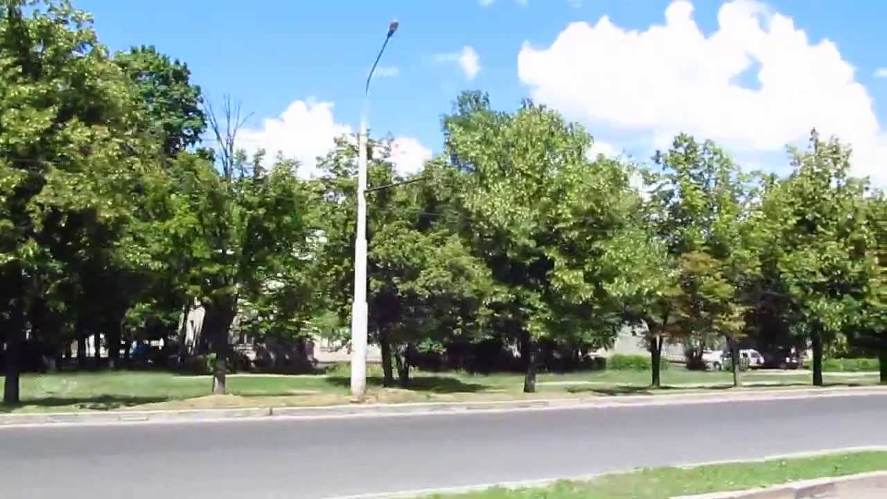По 19-му маршруту в ЗиУ-682Г-016 (012) № 888 (Одесская - 602й микрорайон)