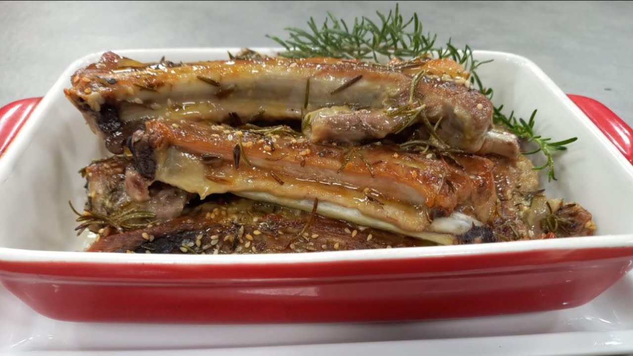 Rreze Dielli - Sekrete marinimi /Brinjë derri të skuqura në tigan në verë të bardhë nga zonja Albana