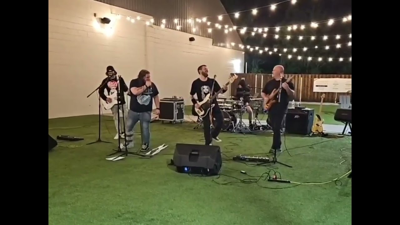 Chilace - Crawling In The Dark