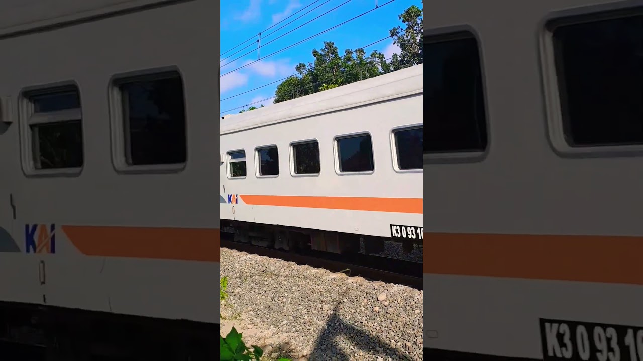 Loko CC 203 98 09 ft KA Sritanjung otw Banyuwangi