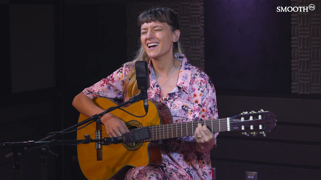 Smooth FM | Mallu Magalhães - Deixa Menina