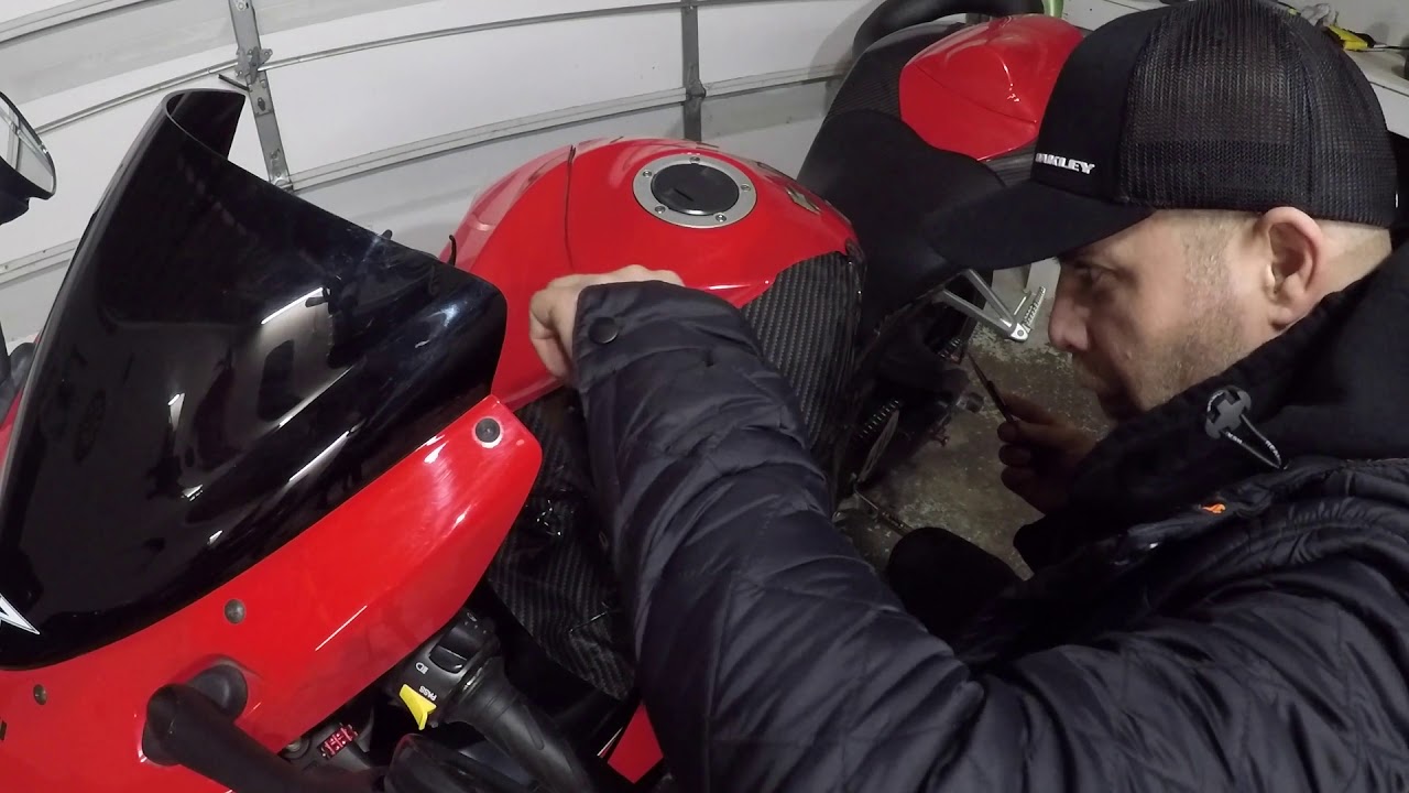 Wrapping Suzuki GSXR  motorcycle in Carbon Fiber