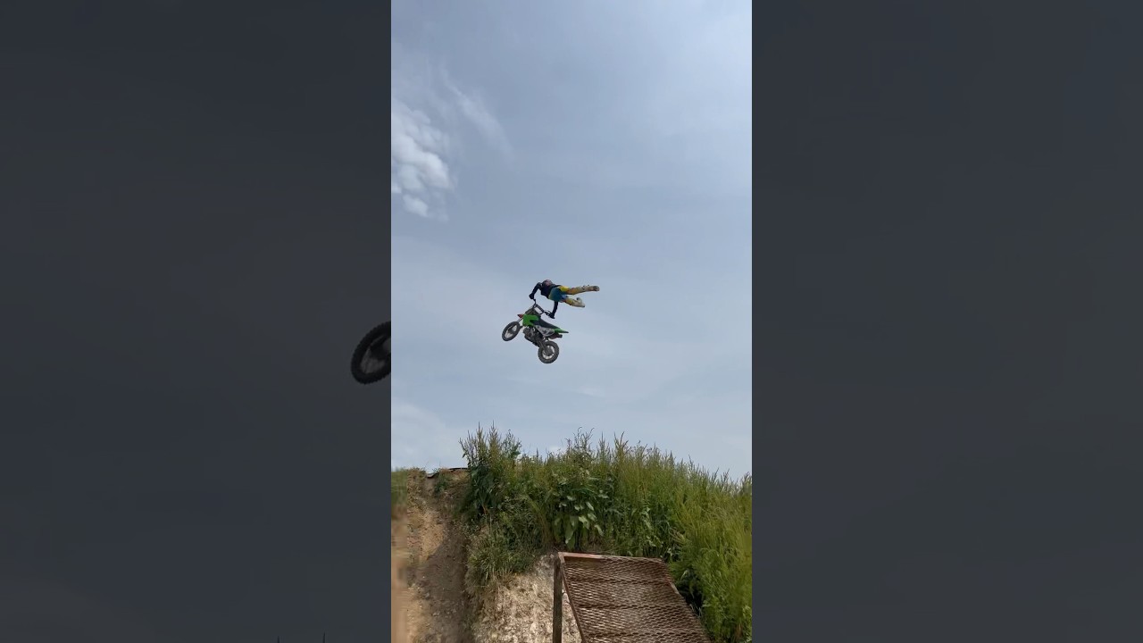 KLX110 pitbike doing fmx jumps 🤯🤟💨 #klx110 #pitbike #minibike #klx