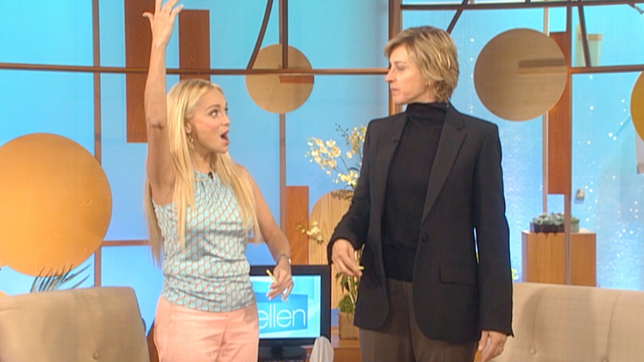 Kristin Chenoweth Tries to Teach Ellen How to Sing