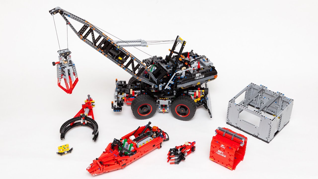 Wheeled Harbour Crane (42082 Rough Terrain Crane c-model)