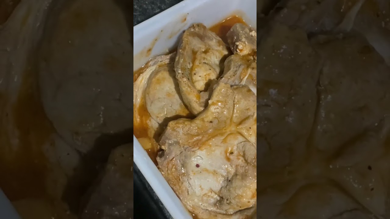 Bisteca de porco assada na brasa. Maravilhosa!